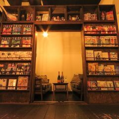 隠れ家風カフェバーのスタッフの画像