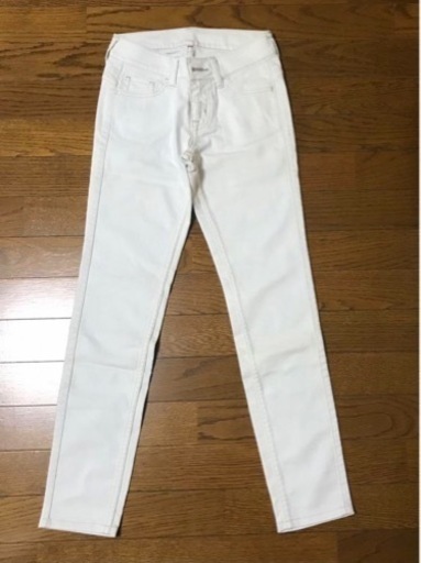 新品☆パンツ・デニムパンツ・エアリーブルー・ユニクロ・サイズS・楽パンツ☆