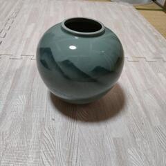 お壺、花瓶の画像