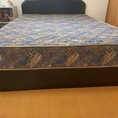ダブルベッドの画像