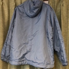 ユニクロ　フード付き　ジャンパー　水色の画像