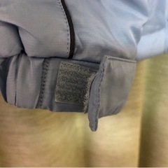 ユニクロ　フード付き　ジャンパー　水色の画像