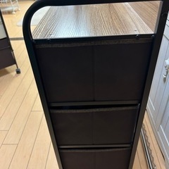 キャスター付き収納の画像