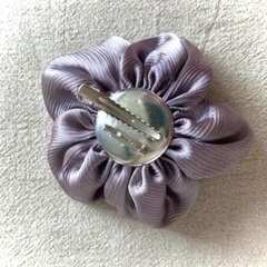 コサージュ　ヘアクリップ　くすみカラーの画像