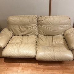 ソファ　サイズ高さ66㎝　　幅　86㎝　長さ194㎝