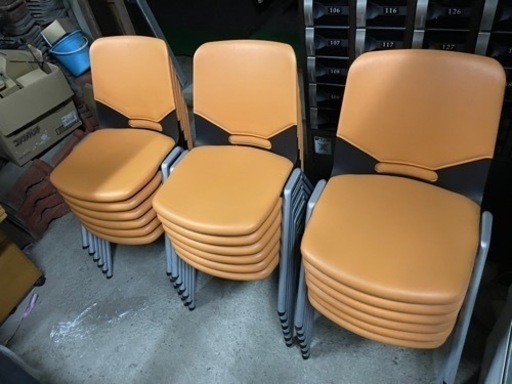 コクヨ スタッキングチェア 事務椅子 18脚セット