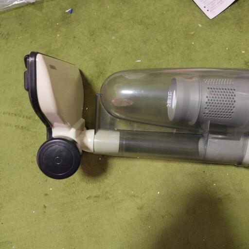 サイクロン式の掃除機。