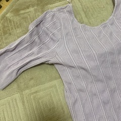 AZUL 背中あきトップス　春夏服　レディース　美品の画像