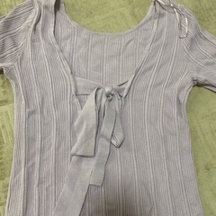 AZUL 背中あきトップス　春夏服　レディース　美品の画像