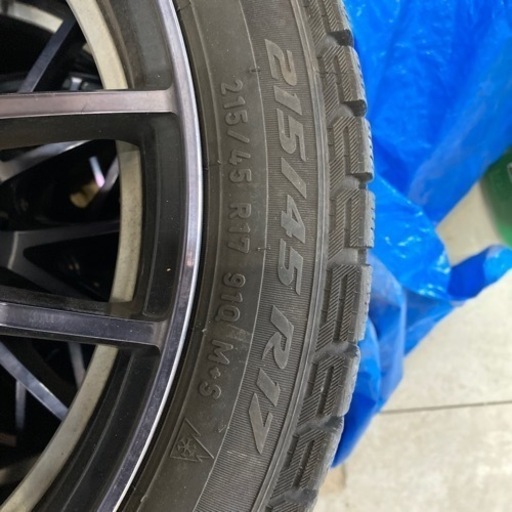 【決まりました】215/45R17 スタッドレスタイヤ