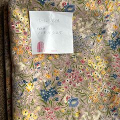 【商談中】シルク生地（フランス製、タイ製含む）５点　安く譲りますの画像