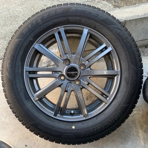 スタットレスタイヤ　VRX3