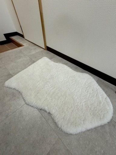 トレンド　ホワイトラグ　IKEA