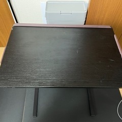 サイドテーブル