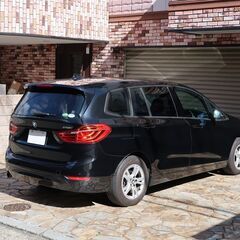 検査7年3月218i グランツアラー 7人乗 インテリジェントセーフティ/コンフォートアクセス/パワーバックドア/HDDナビ/バックカメラ/ミラーETCの画像