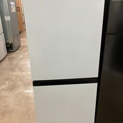 ✨極美品✨新生活にも♫ Hisense 135L冷蔵庫 2023年製 HR-D13E2W No1804● ※現金、クレジット、スマホ決済対応※
