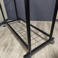 ハンガーラックの画像
