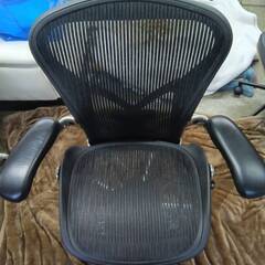 Harman Milley　アーロンチェア　タキシード