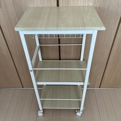 山善　キッチンワゴン　隙間収納　スリムキッチンペットボトルストッカー　炊飯器の画像