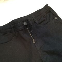 150サイズ　チノパン　西松屋の画像