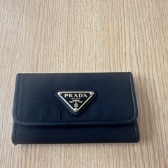 PRADAキーケース美品
