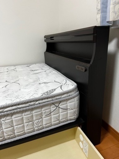 【良品】シングルべっド（スプリングマット付）