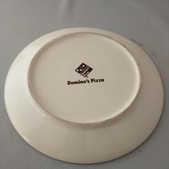 ドミノピザの皿の画像