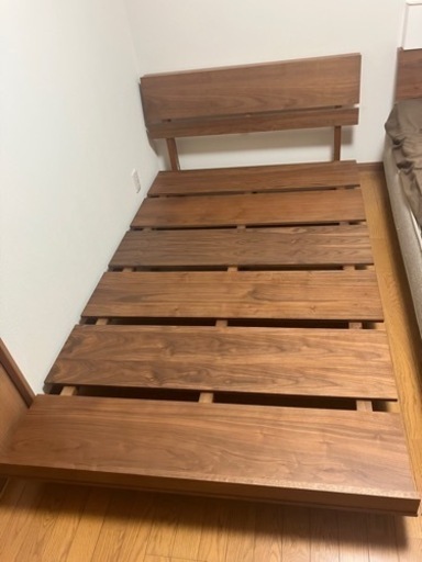 ニトリのセミダブルベッドとマットレス
