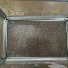 キティちゃんの入れ物の画像