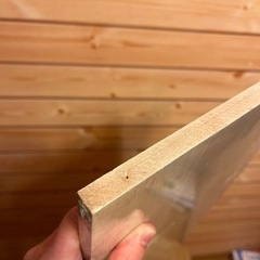 🌸3/3🛠●板・ファルカタシュウセイザイ・板の側面に📌画鋲の跡があります・中古🌸★3月3日（日曜日）取り引き時間　夜18時〜21時の画像