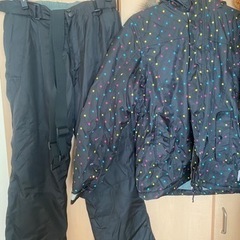 美品⭐︎ スキーウェア上下セット　レディース　Ｌの画像