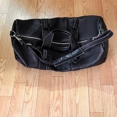 黒のバッグの画像
