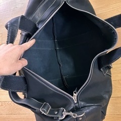 黒のバッグの画像