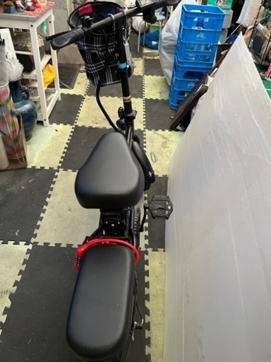 ほぼ新品のアシスト自転車です。コンビニまで、二回使用しただけです！鍵二つあります。折りたたみできます。軽自動車にも、らくらく積めます。