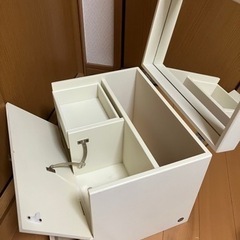 キティちゃん　鏡付き収納ボックスの画像