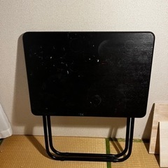 作業机とイスの画像