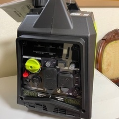 (新品)EENOUR インバーター発電機 DK1800iA 定格出力1.8kVA 正弦波 防音型 デジタルメーター 軽量 高出力 静音 家庭用 ガソリン発電機 の画像