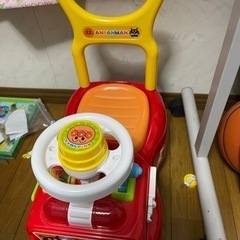 アンパンマン消防車の画像