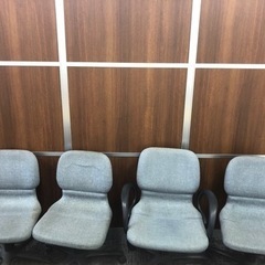 事務用のイスを差し上げます