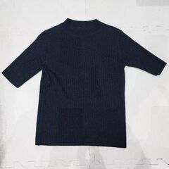 黒セーター