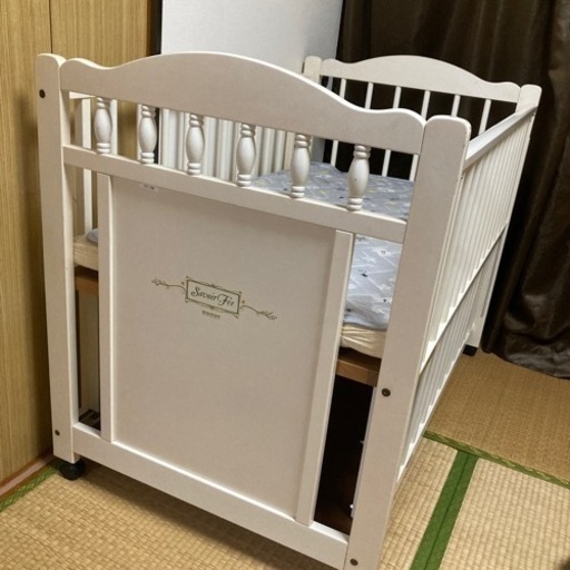ベビーベッド