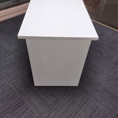 応接机と棚　2/29までに取りに来てくれる人限定です　セットの画像