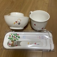 ファミリア　familiar 食べぞめセット　新品未使用の画像