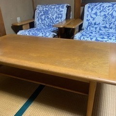 応接間セットの机
