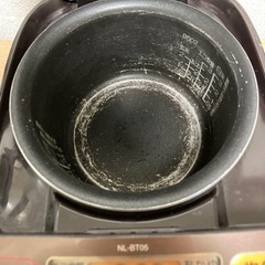 象印 NL-BT05 炊飯器 17年製の画像