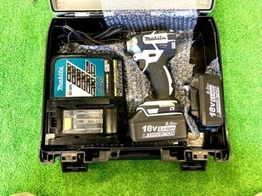 ♦️超美品♦️マキタ/インパクトドライバー18V TD148D新品6.0Aバッテリ×2個