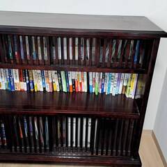 昭和レトロな食器棚（チェスト）の画像