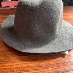 タグ付き 婦人用帽子