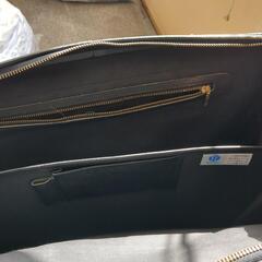 革カバンの画像