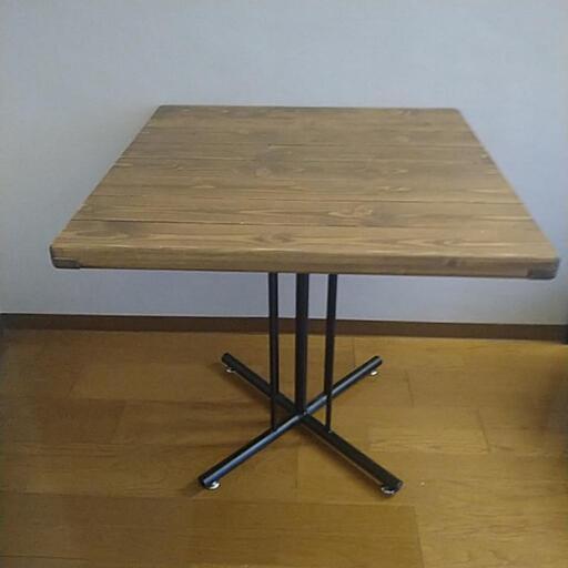 Kelt カフェテーブル